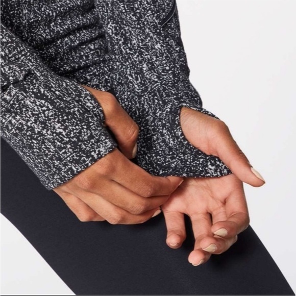 Lululemon Extra Mile Long Sleeve Running Shirt
Suited Jacquard Black White Sz 6 - Picture 9 of 13